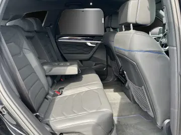 Touareg 3.0 TSI eHybrid R-Line 4M AHK Luft Pano
