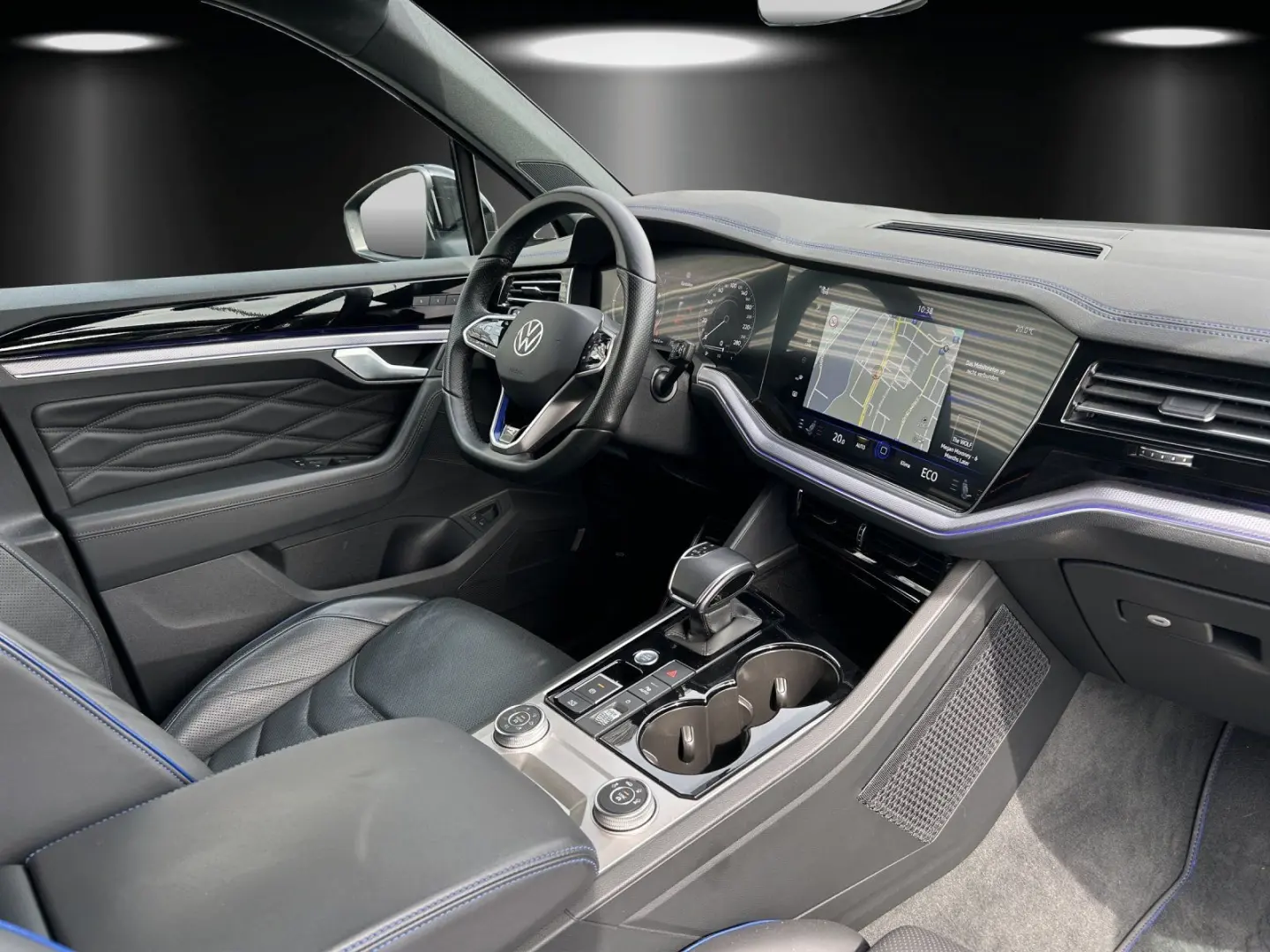 Touareg 3.0 TSI eHybrid R-Line 4M AHK Luft Pano