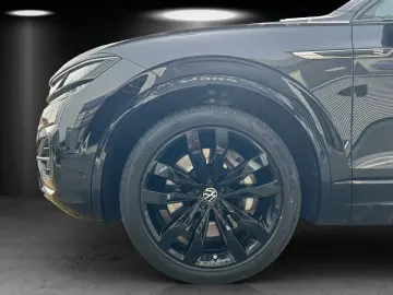 Touareg 3.0 TSI eHybrid R-Line 4M AHK Luft Pano