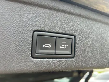 Touareg 3.0 TSI eHybrid R-Line 4M AHK Luft Pano