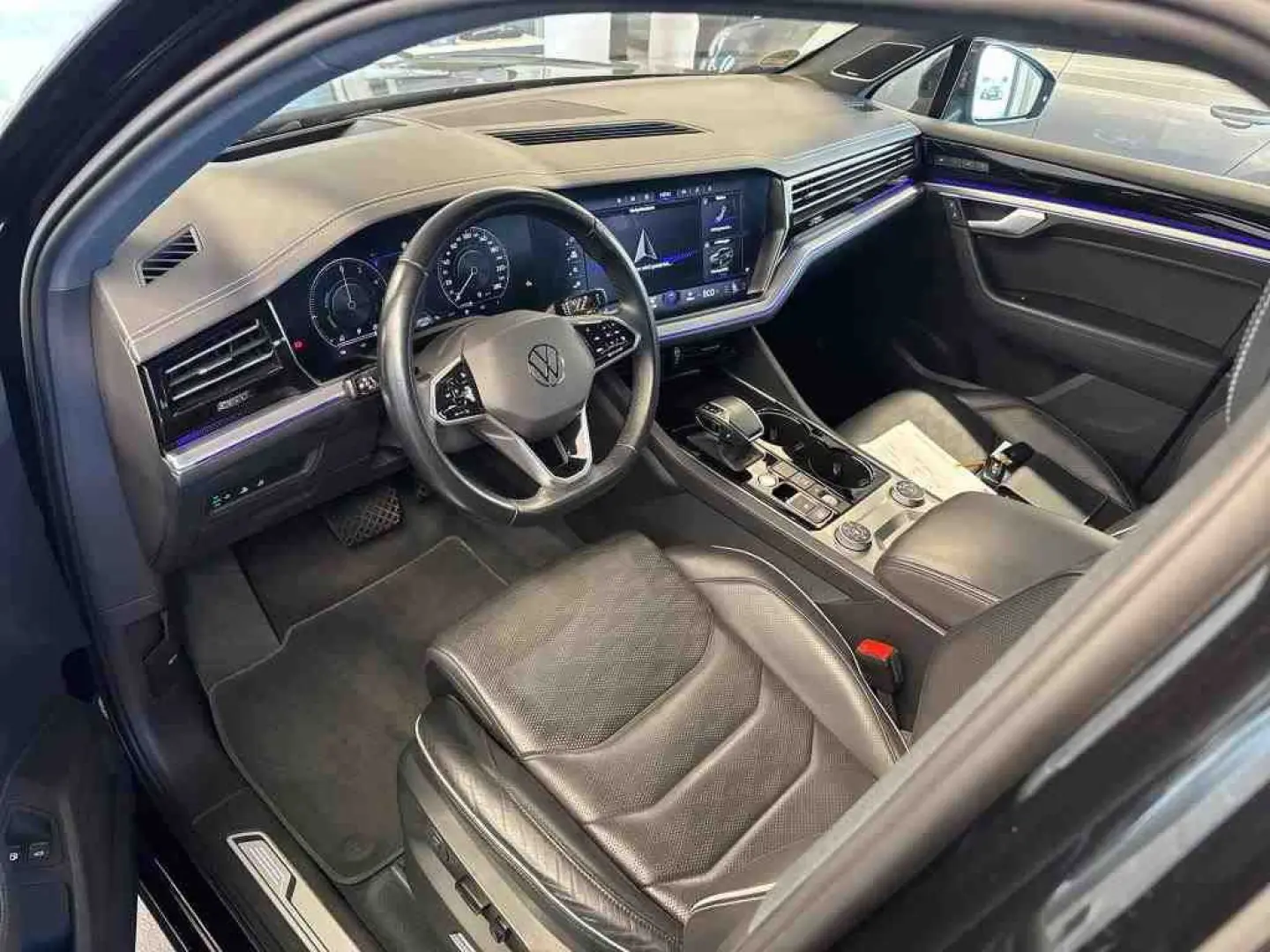 Touareg 3.0 TSI eHybrid Elegance 4M NP: 102.256