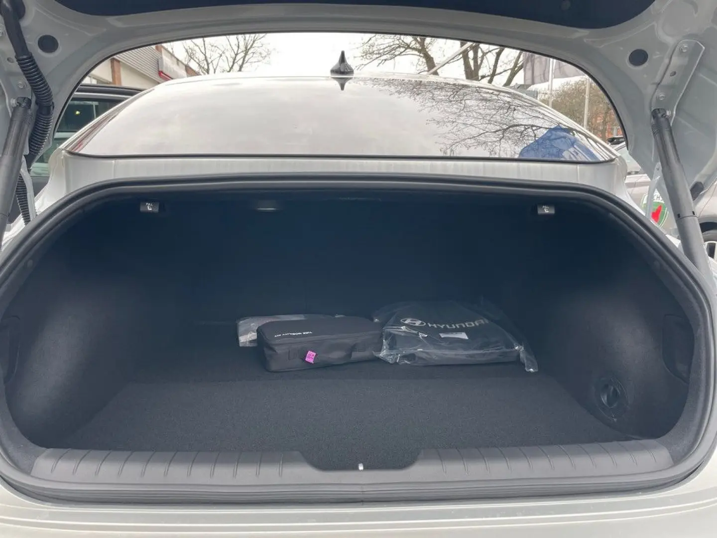 IONIQ 6 UNIQ 77.4 kWh 4WD BOSE NAVI MATRIX-LED