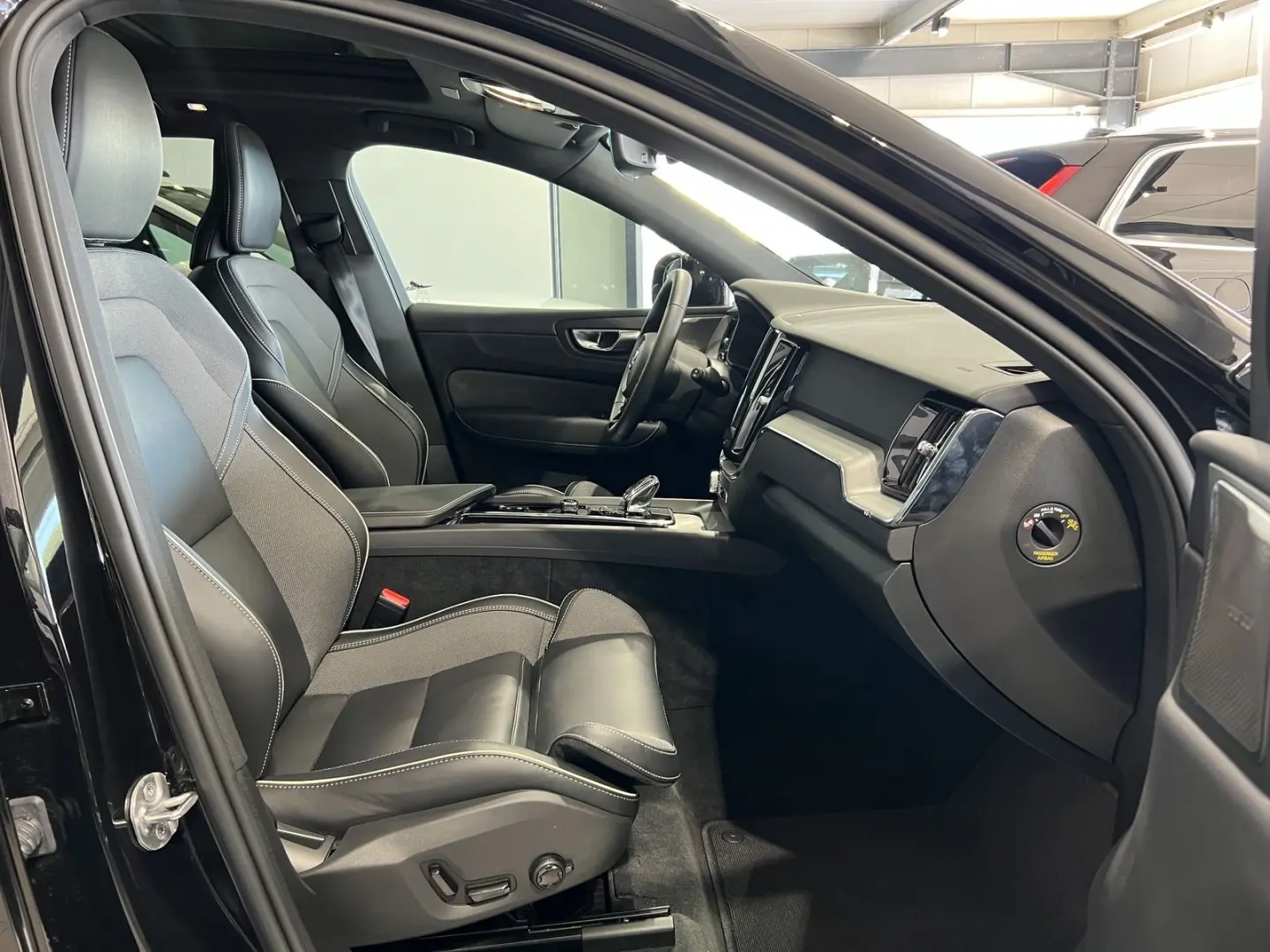 XC60 T6 Plus Black Edition Recharge AWD AHK 360°