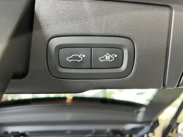 XC60 T6 Plus Black Edition Recharge AWD AHK 360°