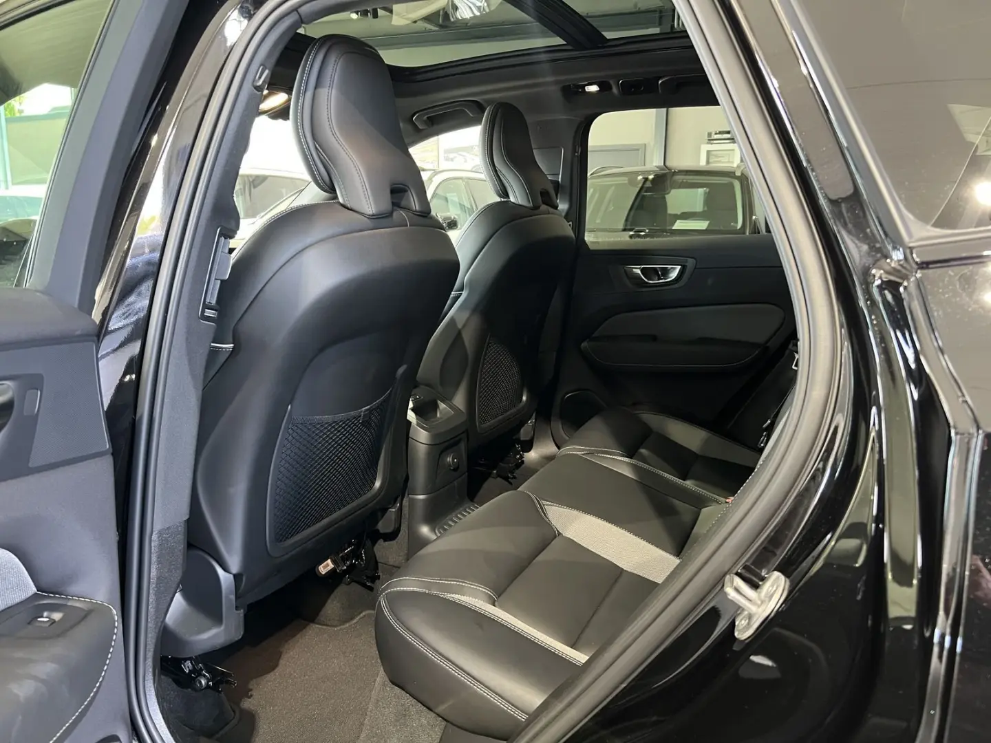 XC60 T6 Plus Black Edition Recharge AWD AHK 360°