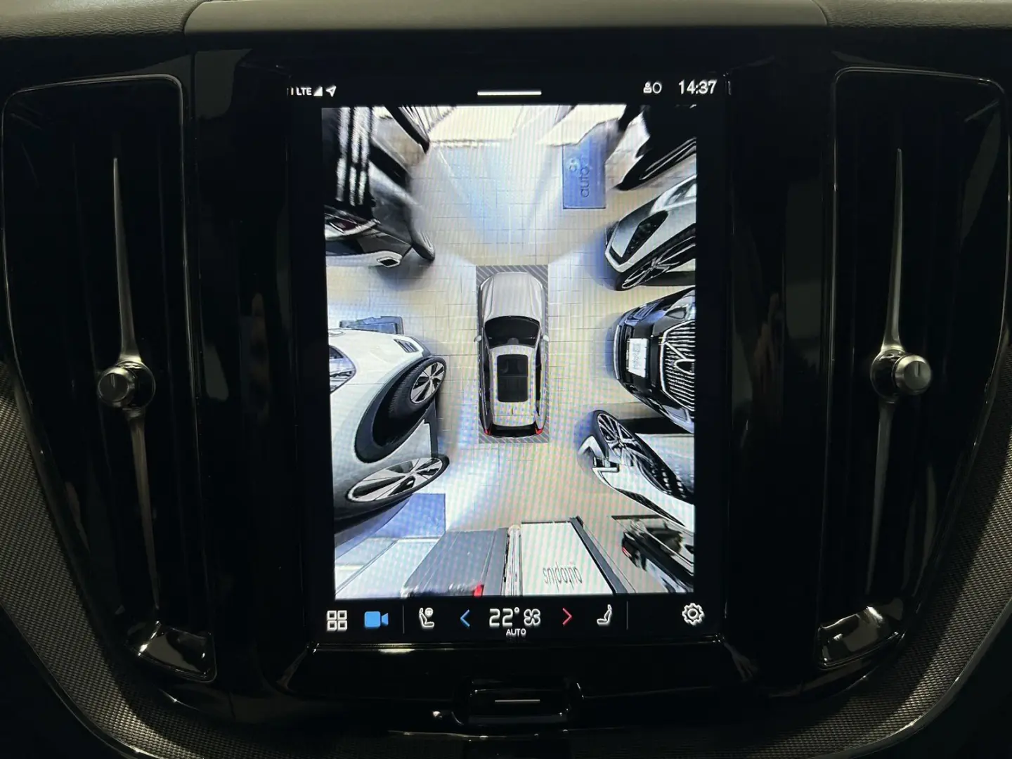XC60 T6 Plus Black Edition Recharge AWD AHK 360°