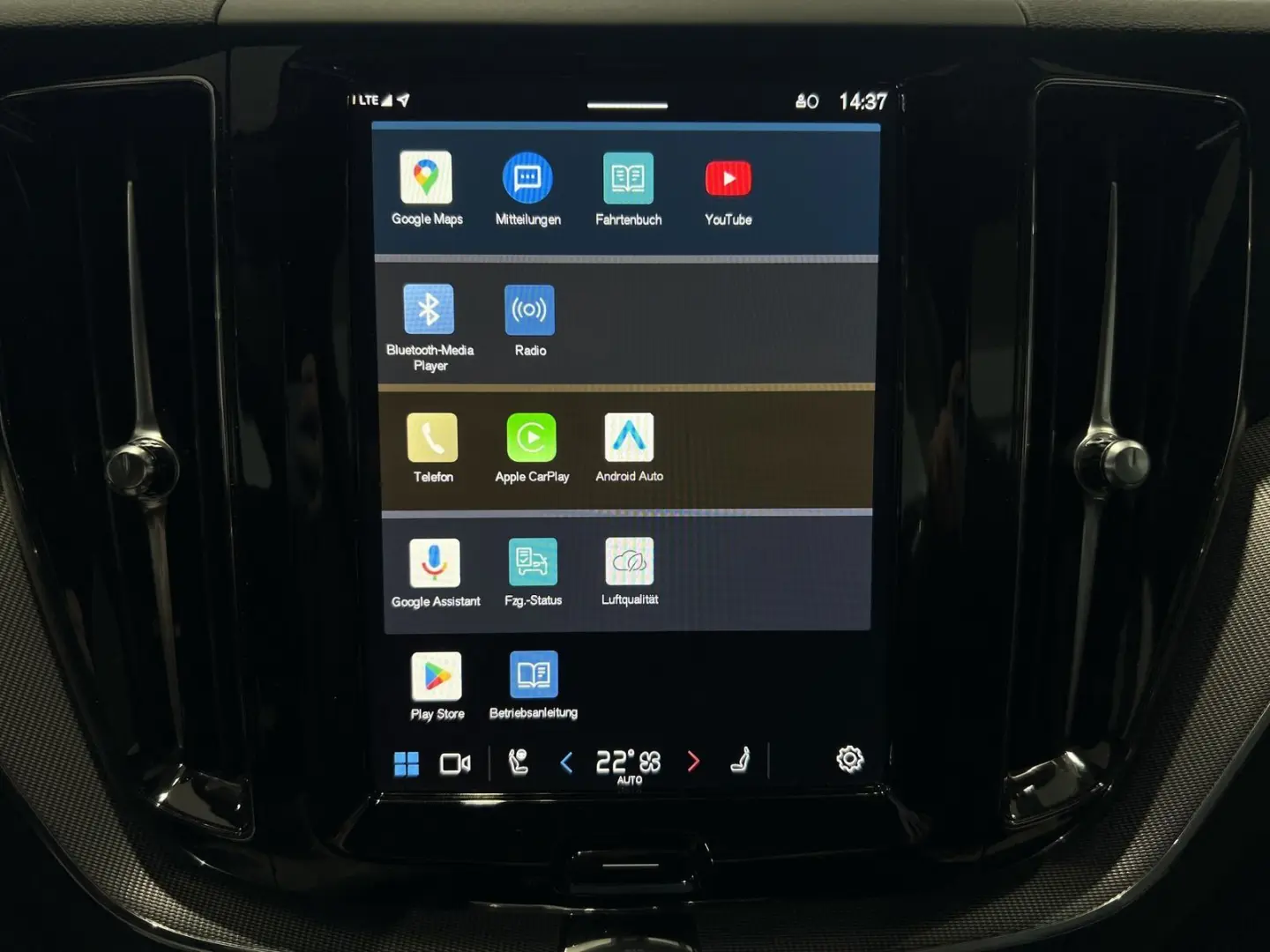 XC60 T6 Plus Black Edition Recharge AWD AHK 360°