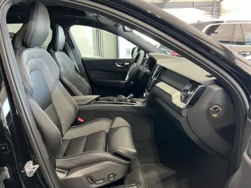 XC60 T6 Plus Black Edition Recharge AWD AHK 360°