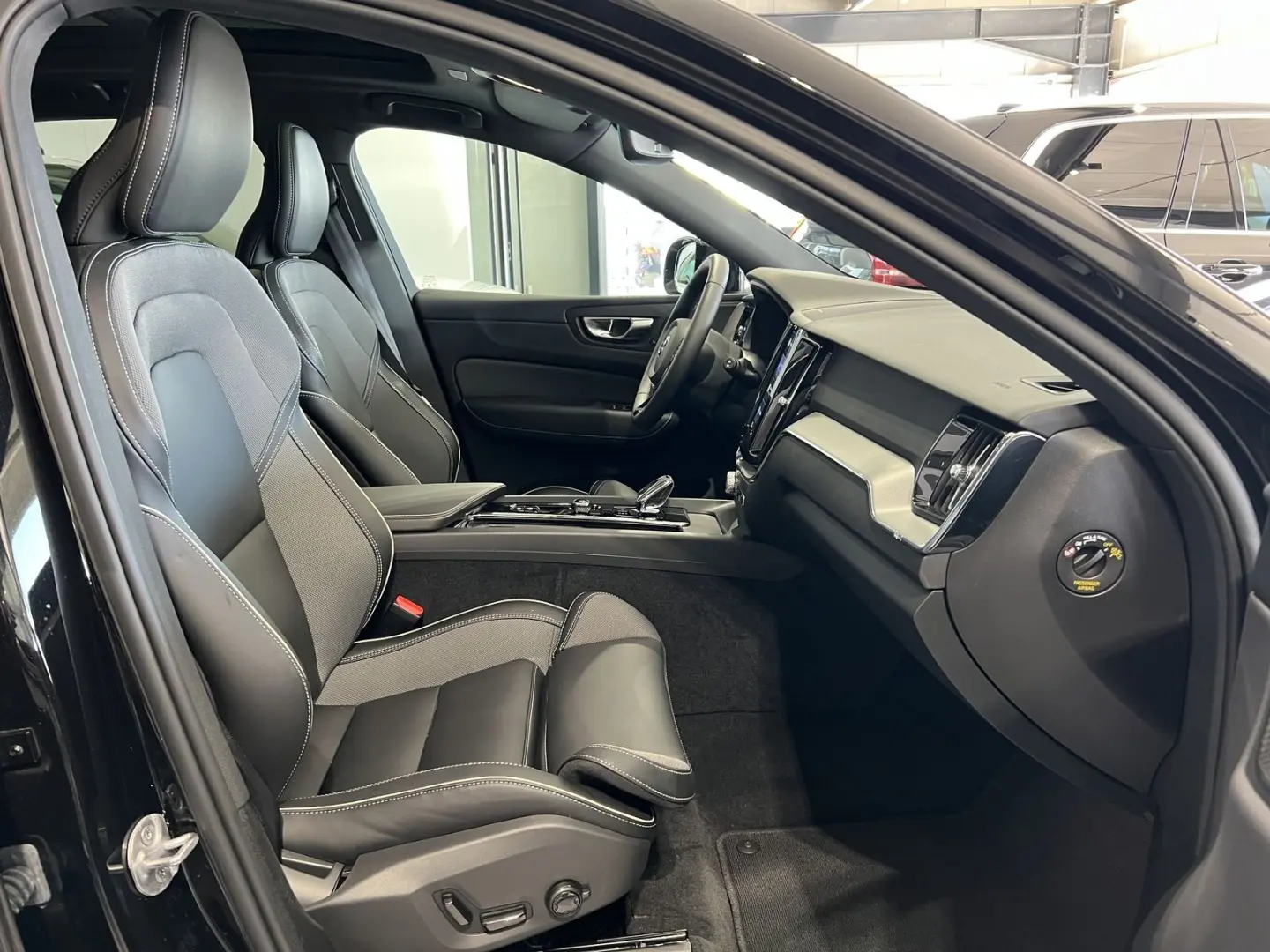 XC60 T6 Plus Black Edition Recharge AWD AHK 360°