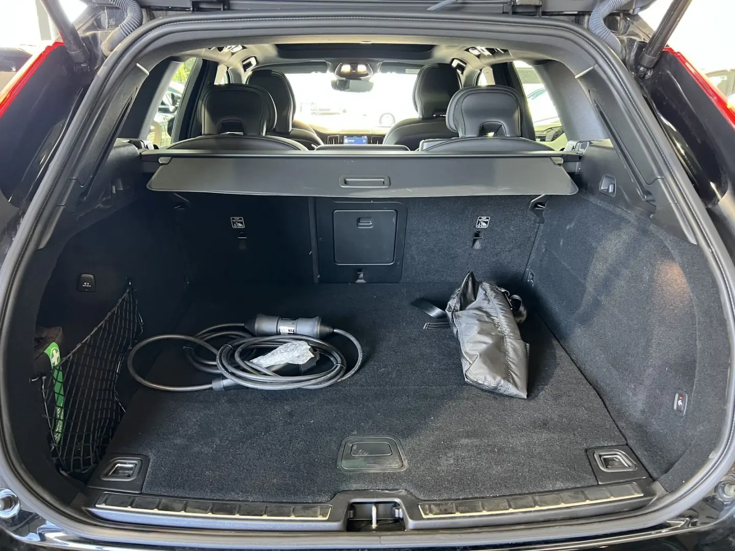 XC60 T6 Plus Black Edition Recharge AWD AHK 360°