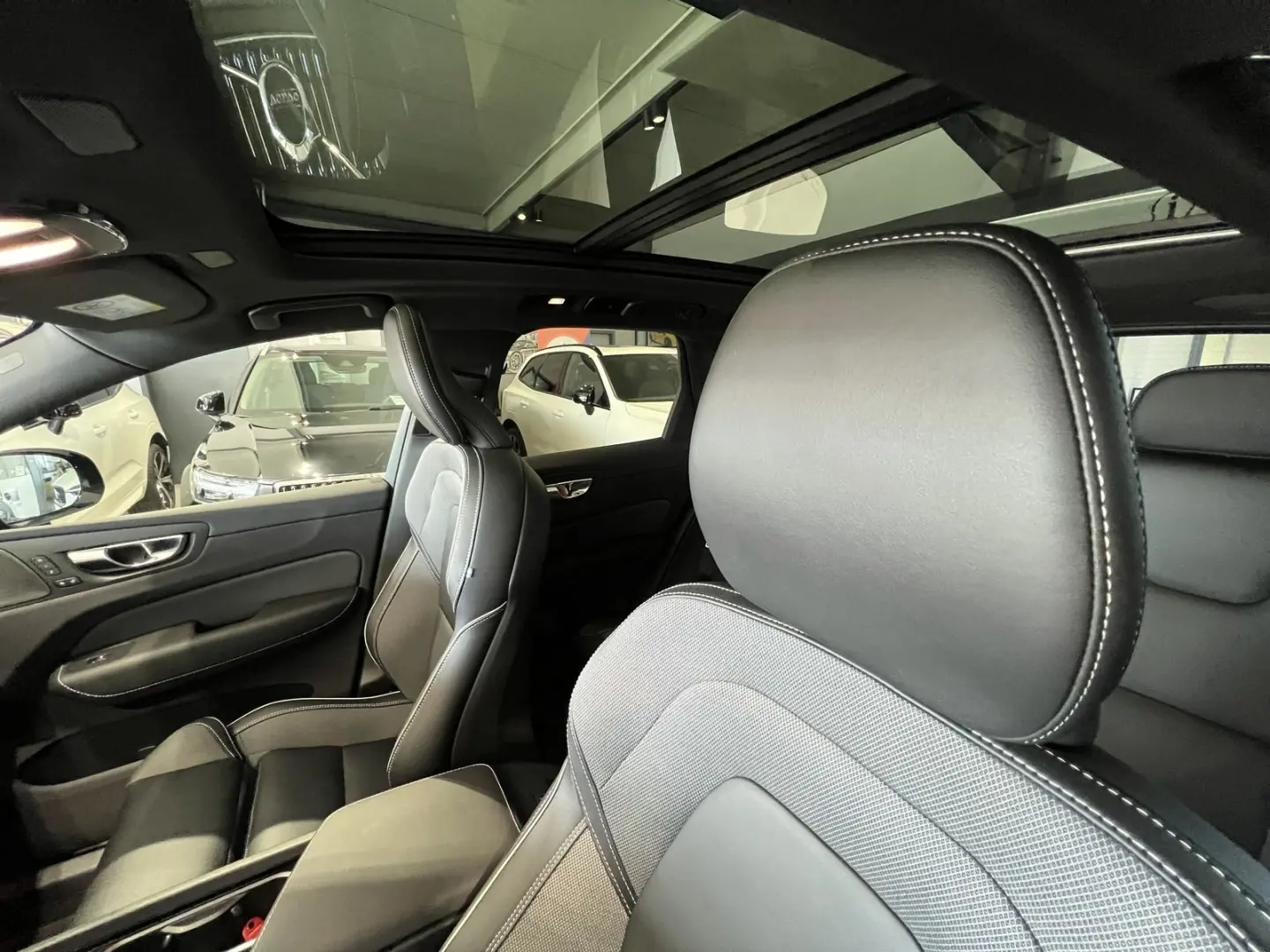 XC60 T6 Plus Black Edition Recharge AWD AHK 360°