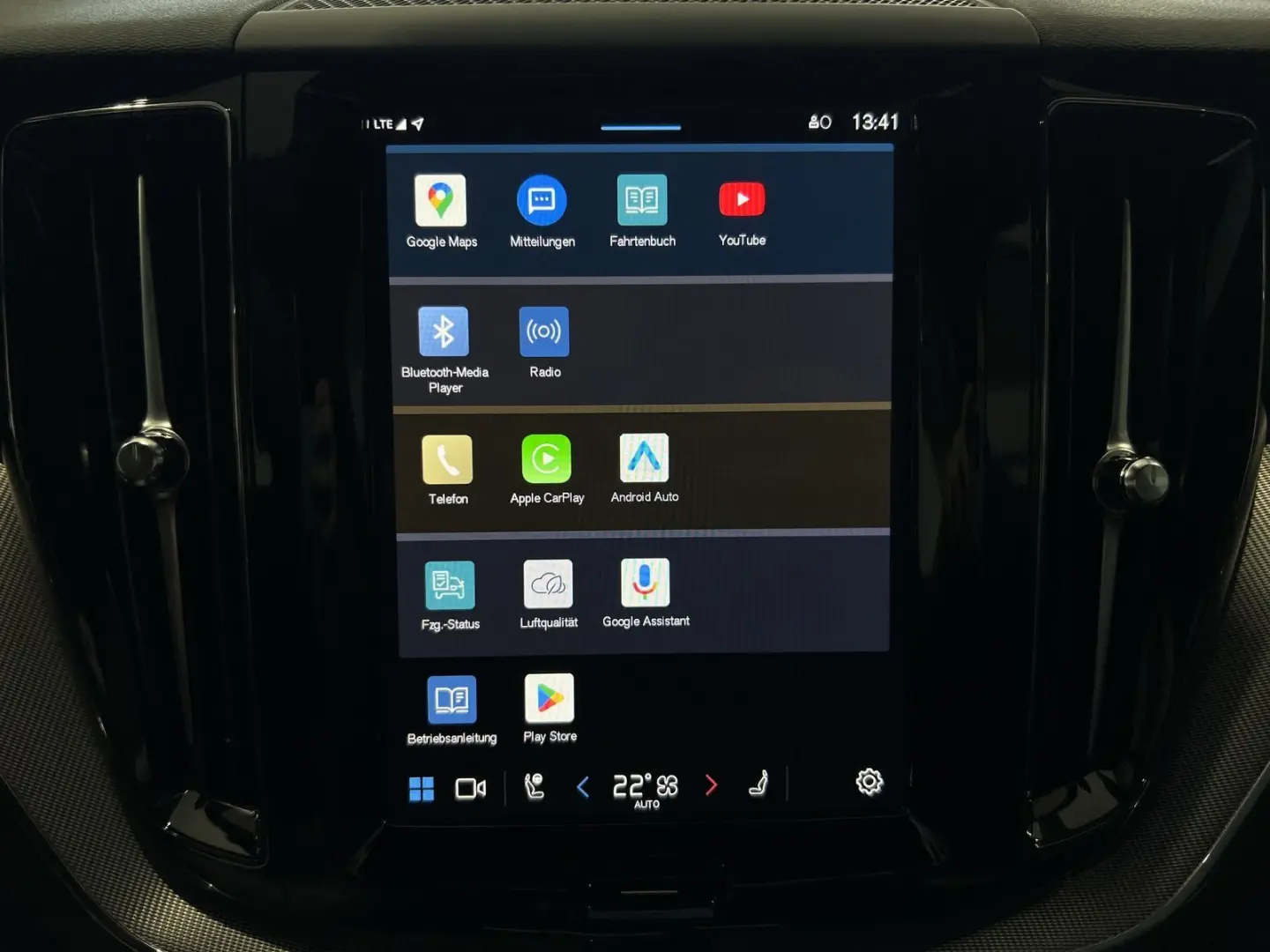 XC60 T6 Plus Black Edition Recharge AWD AHK 360°