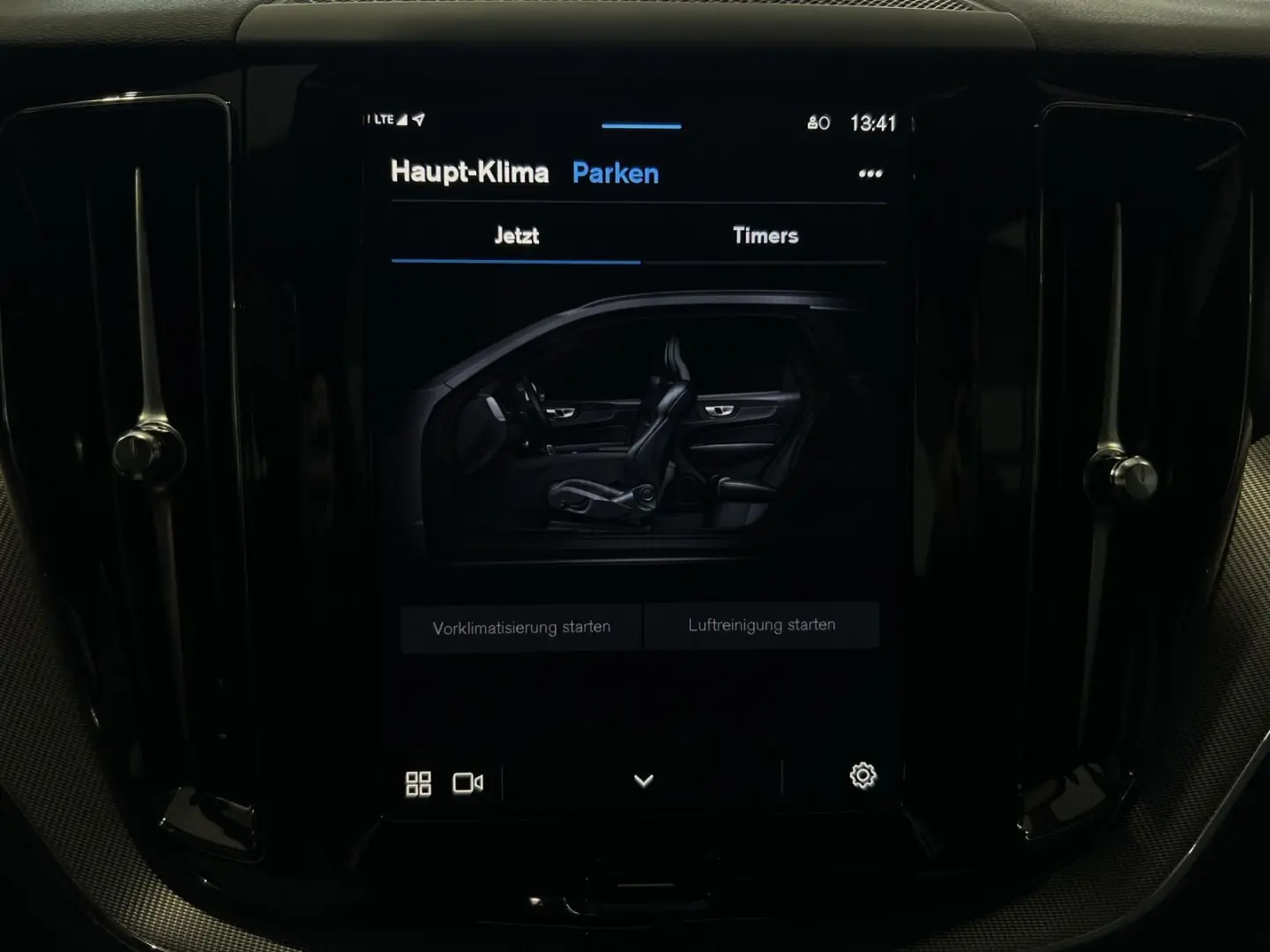 XC60 T6 Plus Black Edition Recharge AWD AHK 360°