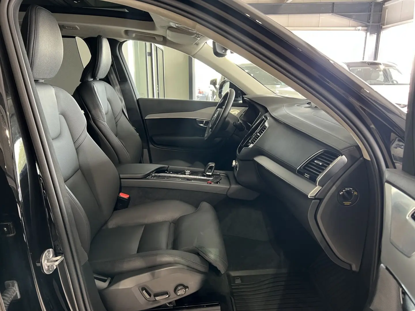 XC90 T8 Ultimate Bright Recharge AWD AHK B&W 360