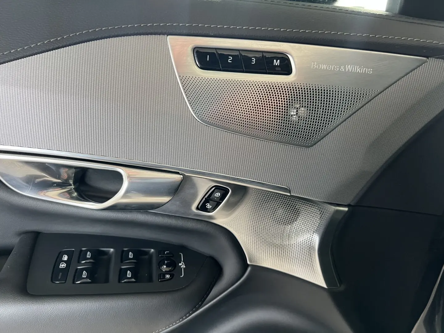 XC90 T8 Ultimate Bright Recharge AWD AHK B&W 360