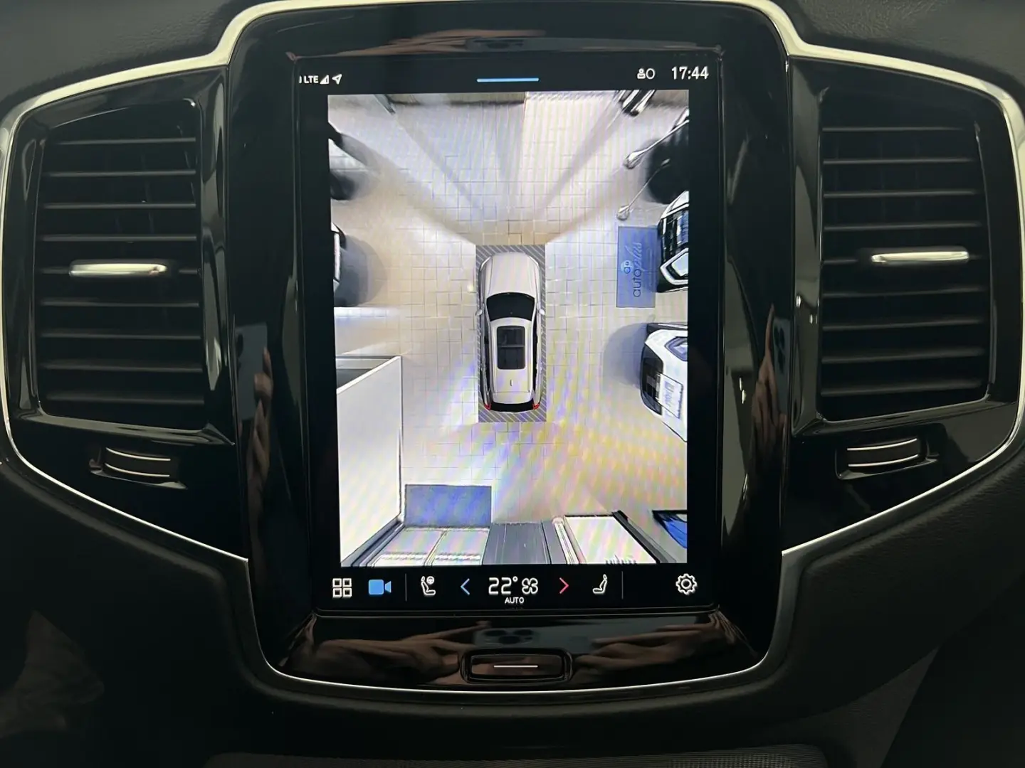 XC90 T8 Ultimate Bright Recharge AWD AHK B&W 360