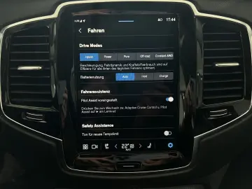 XC90 T8 Ultimate Bright Recharge AWD AHK B&W 360