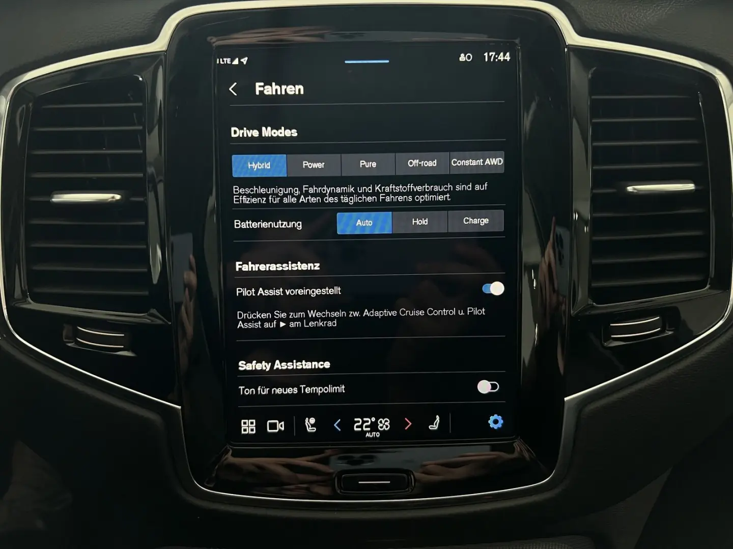 XC90 T8 Ultimate Bright Recharge AWD AHK B&W 360