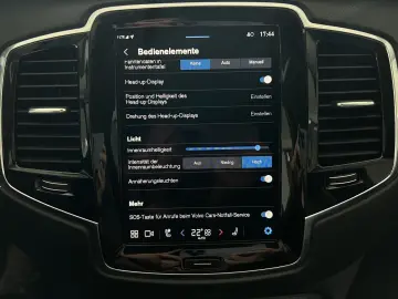 XC90 T8 Ultimate Bright Recharge AWD AHK B&W 360