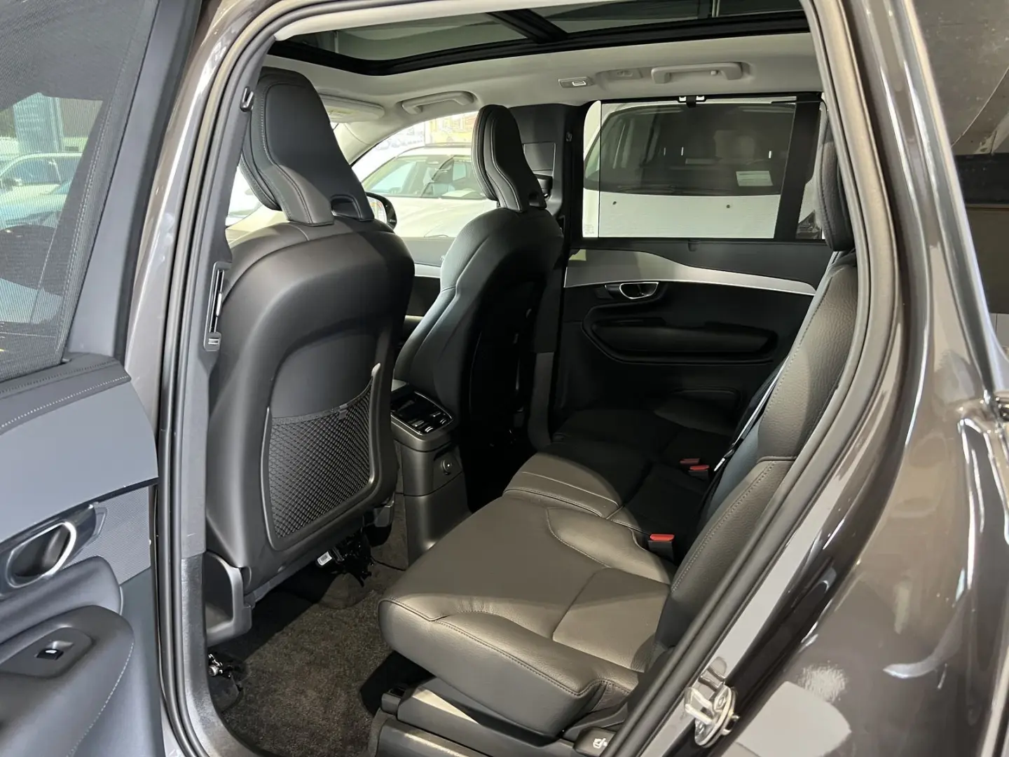XC90 T8 Plus Dark Recharge AWD AHK Pano 360°