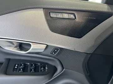 XC90 T8 Plus Dark Recharge AWD AHK Pano 360°