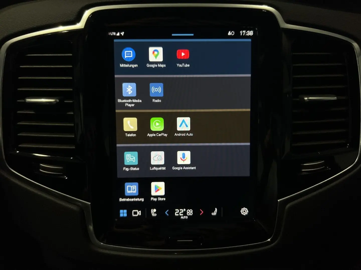 XC90 T8 Plus Dark Recharge AWD AHK Pano 360°