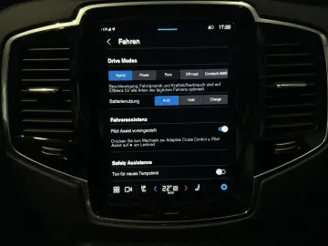 XC90 T8 Plus Dark Recharge AWD AHK Pano 360°