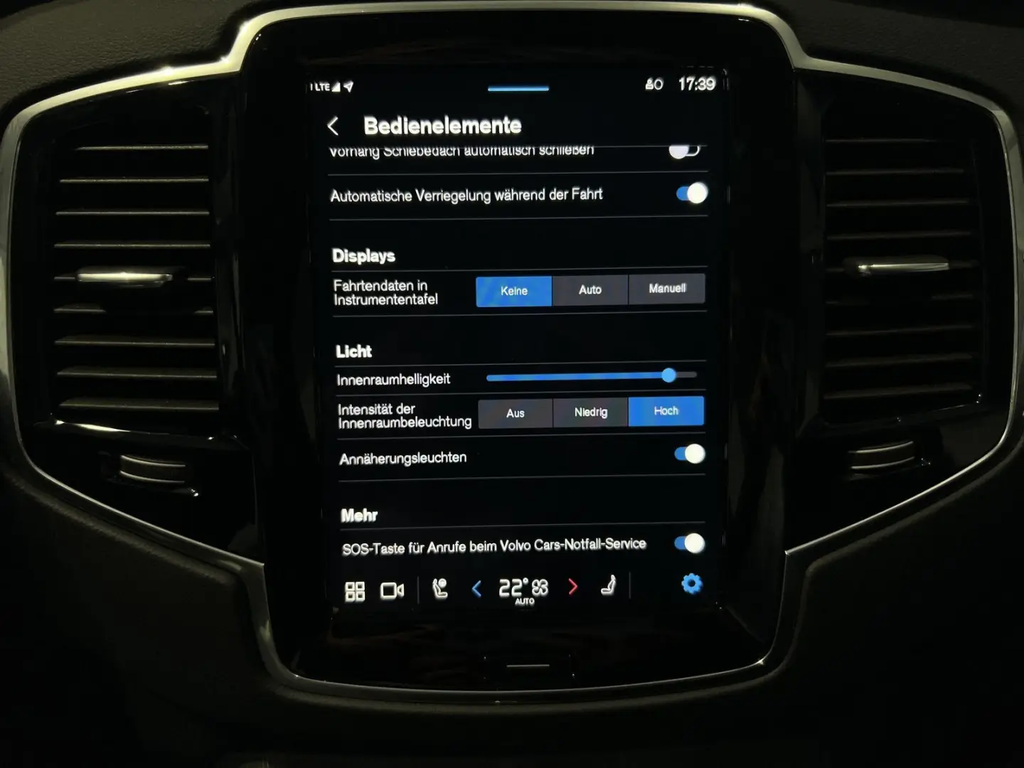 XC90 T8 Plus Dark Recharge AWD AHK Pano 360°