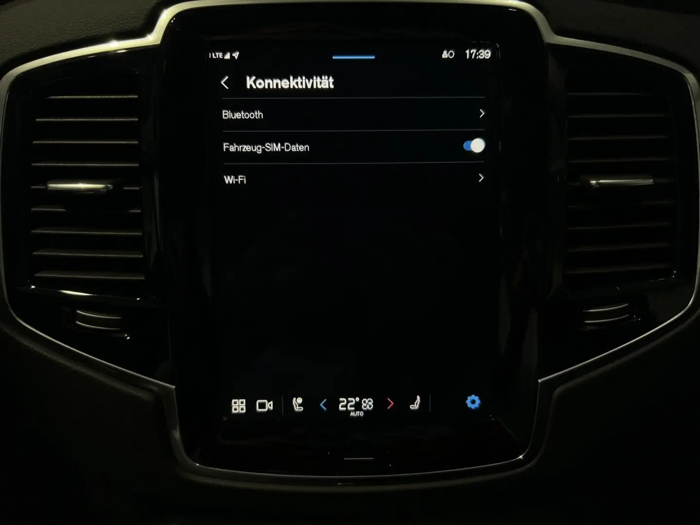 XC90 T8 Plus Dark Recharge AWD AHK Pano 360°