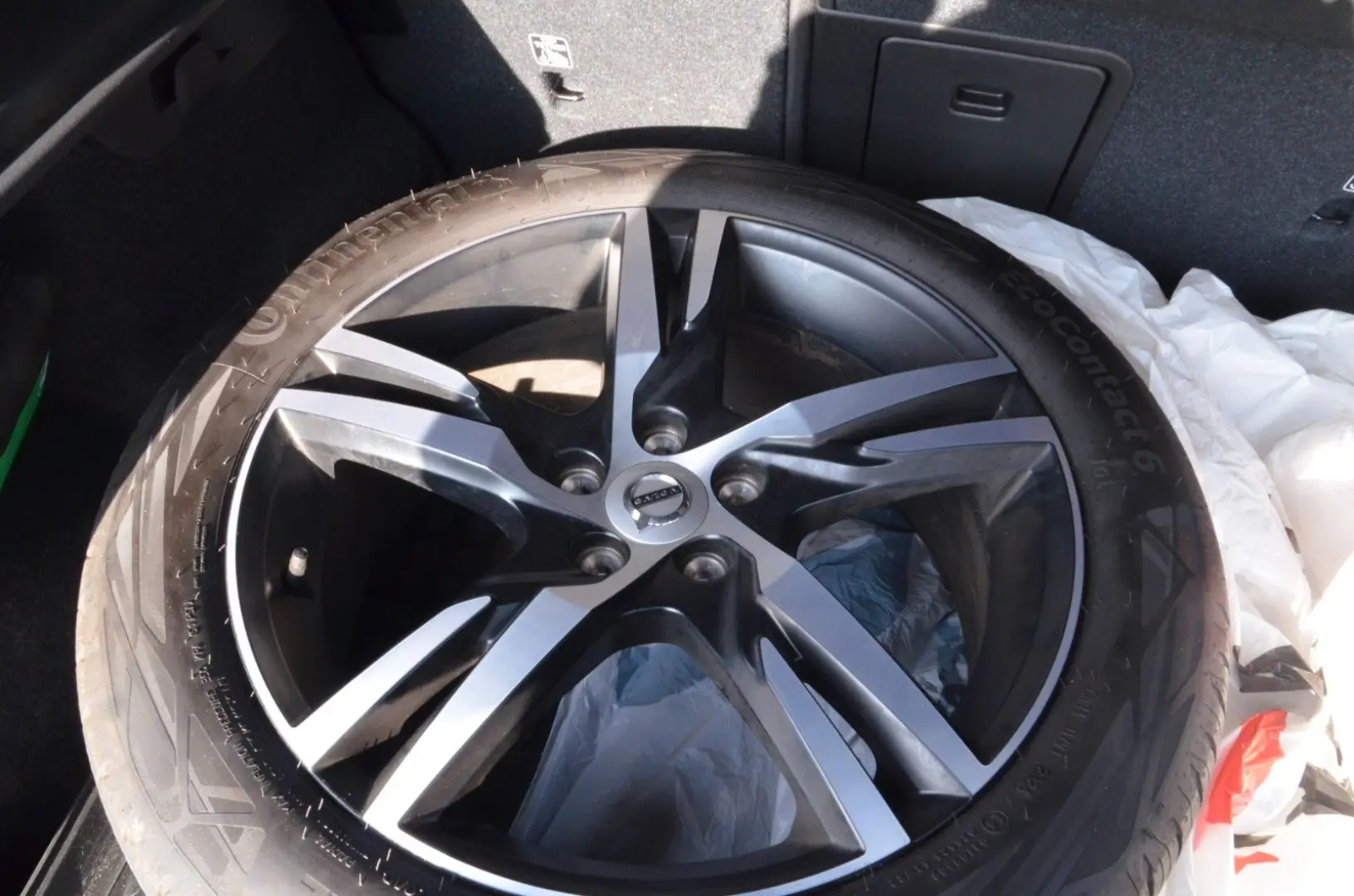 XC40 Plus Dark Black Edition ACC/360°/LED/SOUND