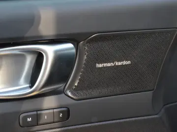XC40 Plus Dark Black Edition ACC/360°/LED/SOUND