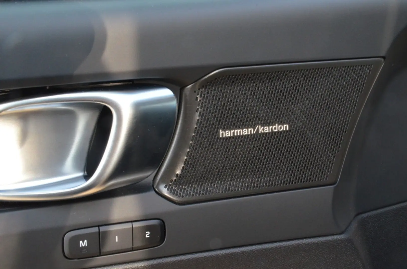 XC40 Plus Dark Black Edition ACC/360°/LED/SOUND
