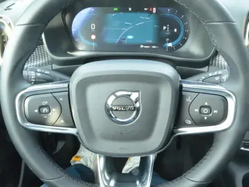 XC40 Plus Dark Black Edition ACC/360°/LED/SOUND