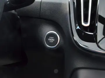 XC40 Plus Dark Black Edition ACC/360°/LED/SOUND