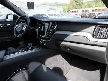 XC60 B4 AWD PDC SHZ KAMERA H/K NAVI LED PANO