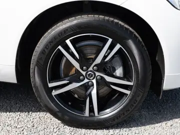 XC60 B4 AWD PDC SHZ KAMERA H/K NAVI LED PANO