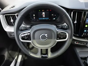 XC60 B4 AWD PDC SHZ KAMERA H/K NAVI LED PANO
