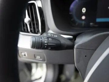 XC60 B4 AWD PDC SHZ KAMERA H/K NAVI LED PANO