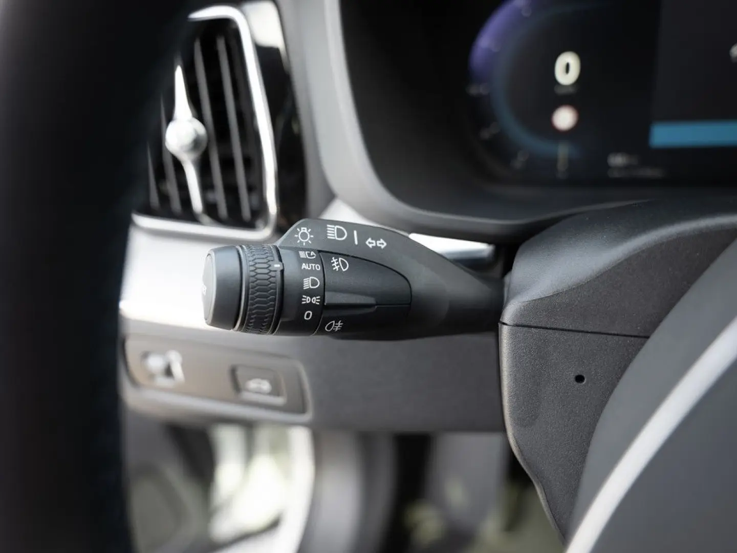 XC60 B4 AWD PDC SHZ KAMERA H/K NAVI LED PANO