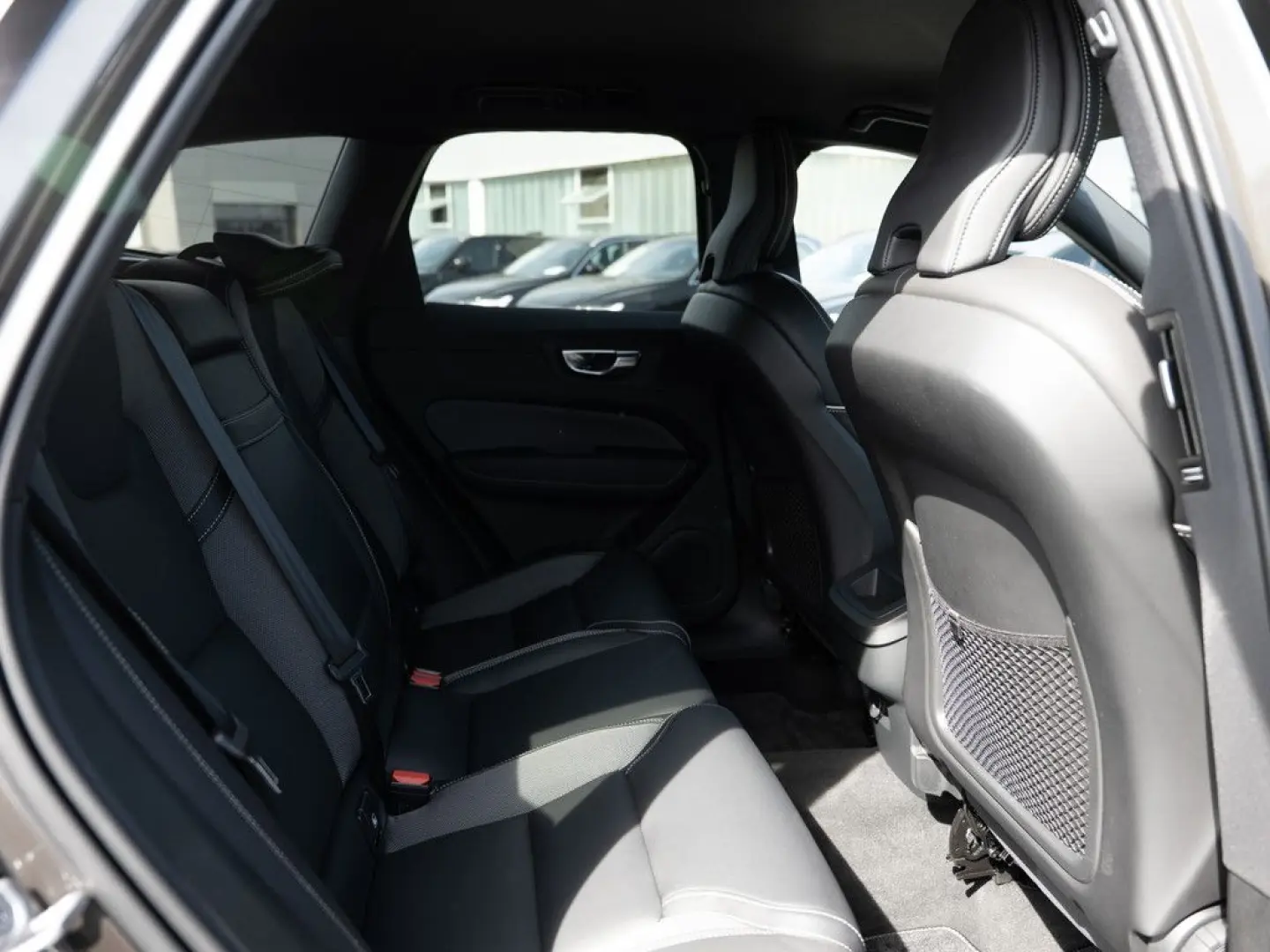 XC60 B4 AWD aus Erstbesitz KAMERA NAVI AHK LED
