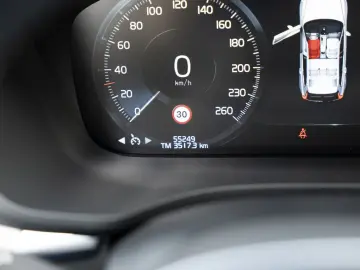 XC60 B4 AWD aus Erstbesitz KAMERA NAVI AHK LED