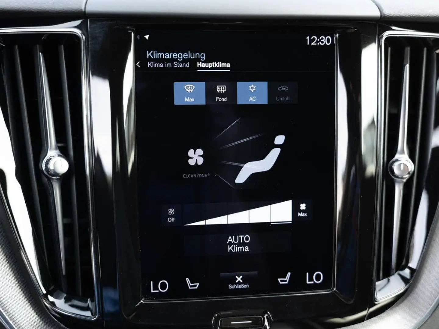 XC60 B4 AWD aus Erstbesitz KAMERA NAVI AHK LED