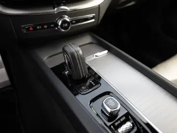 XC60 B4 AWD aus Erstbesitz KAMERA NAVI AHK LED