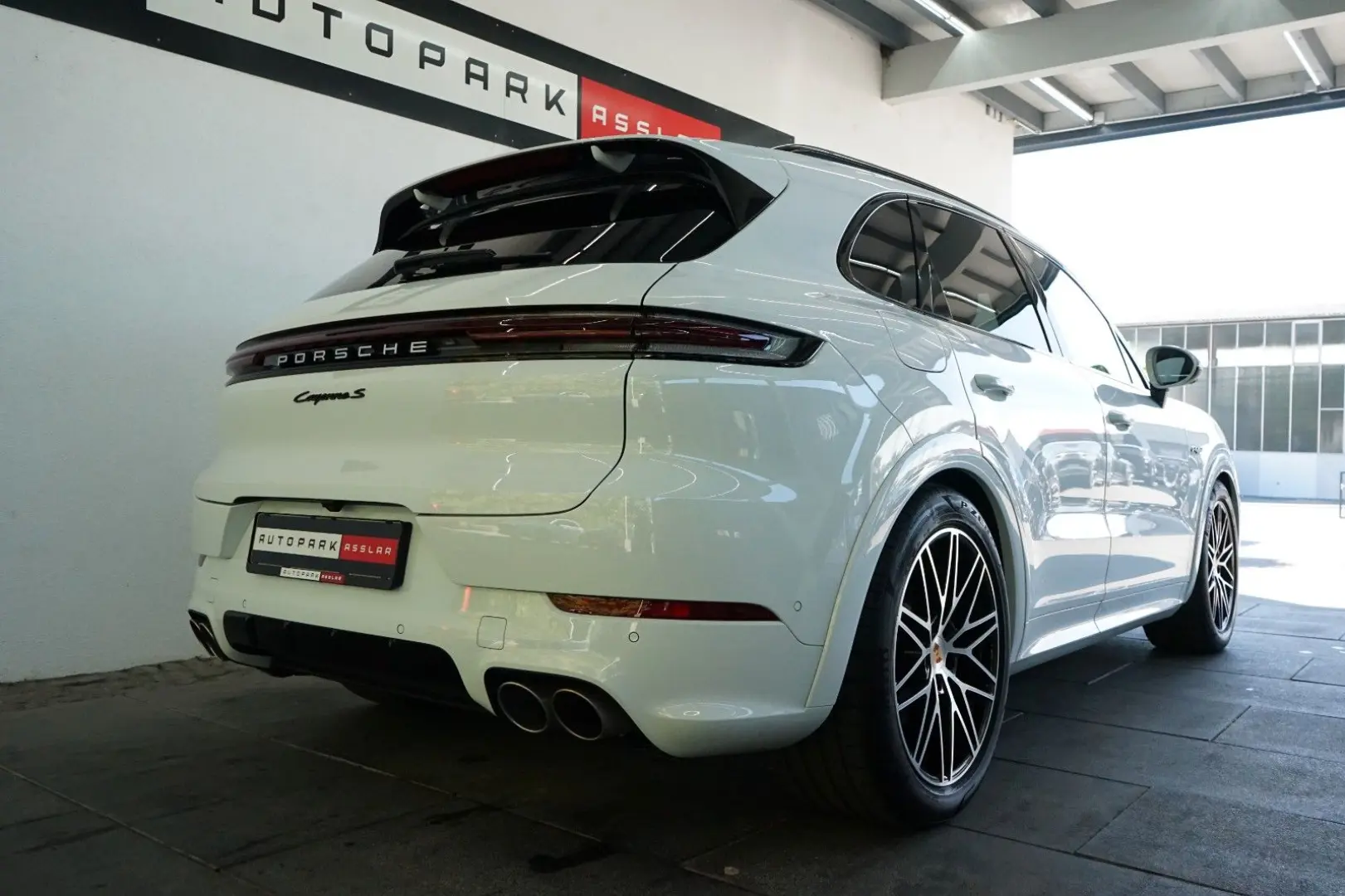 Cayenne S E-Hybrid/SportDesign/HD/PDCC/Mega-Spec