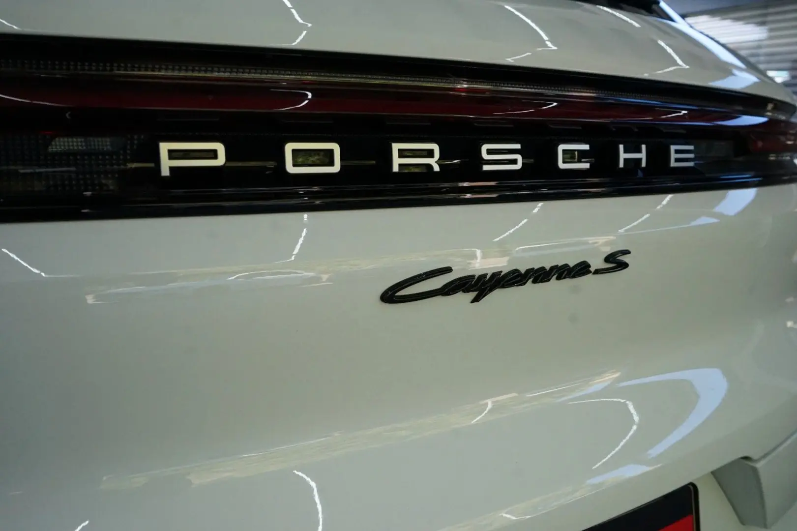 Cayenne S E-Hybrid/SportDesign/HD/PDCC/Mega-Spec