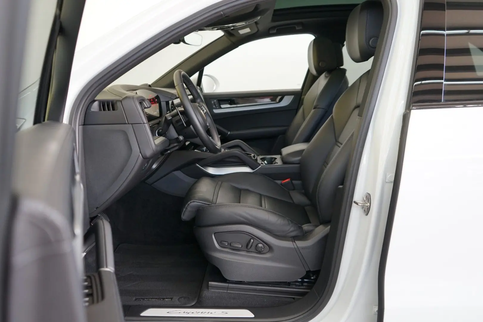 Cayenne S E-Hybrid/SportDesign/HD/PDCC/Mega-Spec