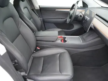 Model Y Long Range AWD *Mwst. ausweisbar*Matrix-