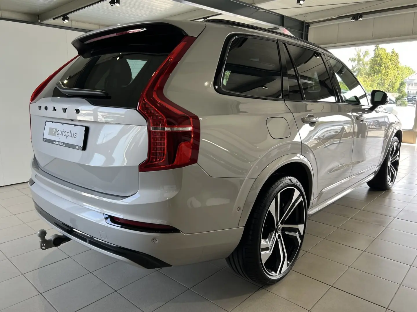 XC90 T8 Ultra Dark Recharge AWD FourC AHK 22Zoll