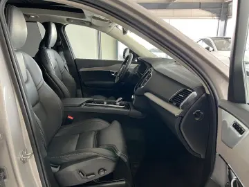 XC90 T8 Ultra Dark Recharge AWD FourC AHK 22Zoll