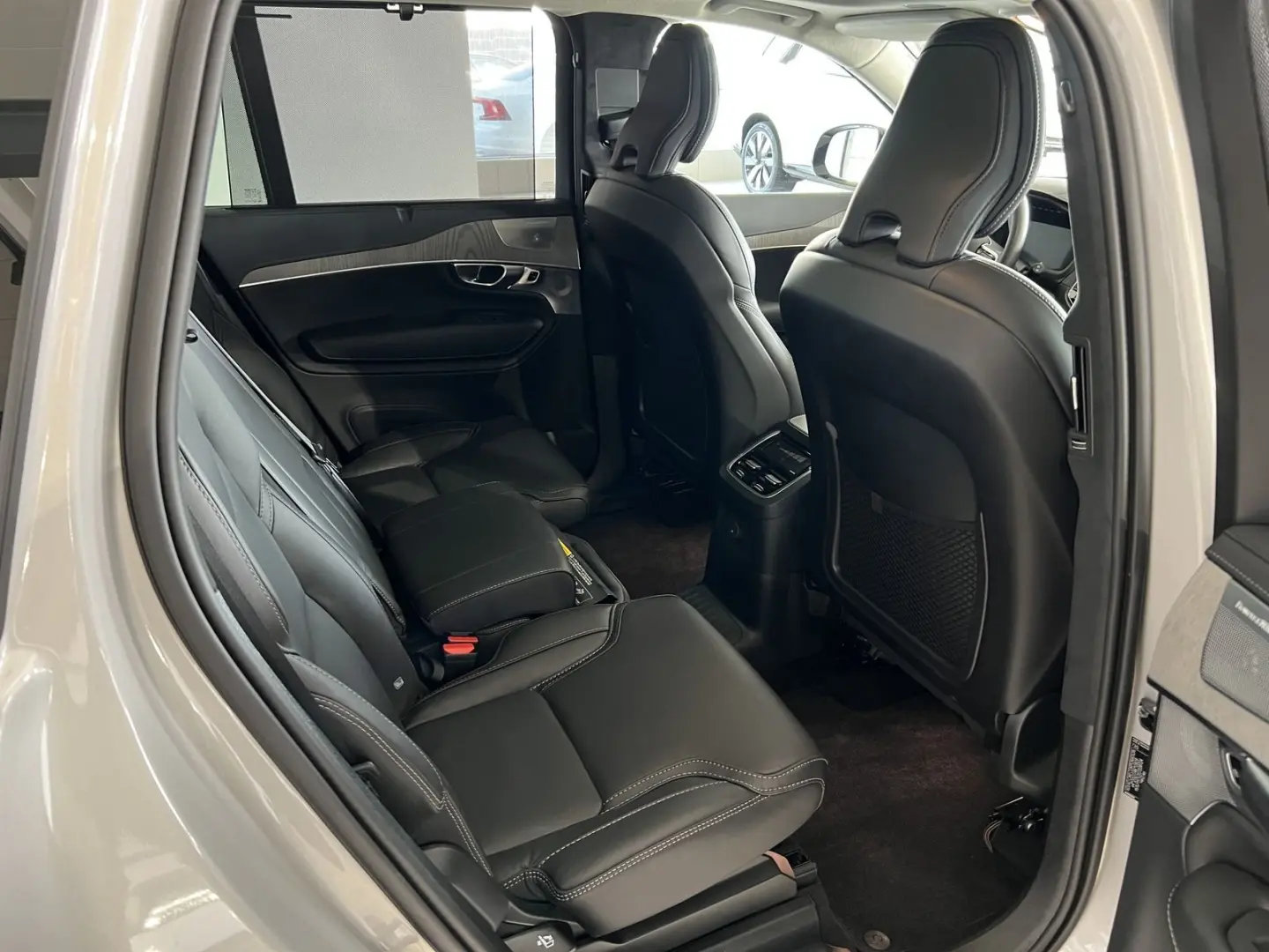 XC90 T8 Ultra Dark Recharge AWD FourC AHK 22Zoll